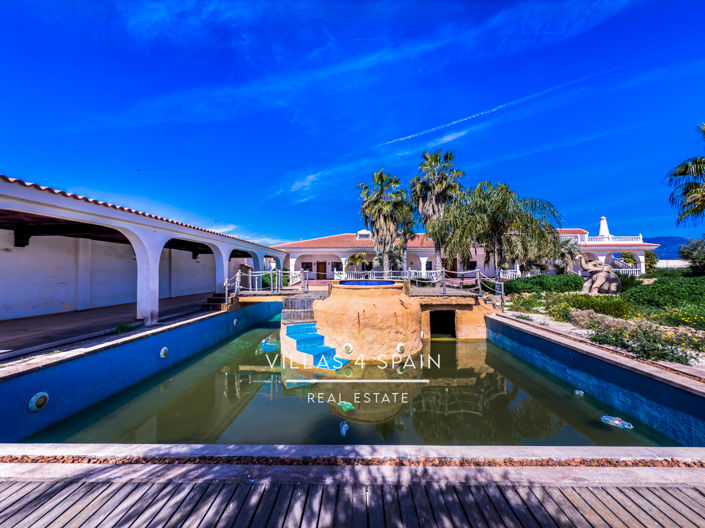 Image No.53-8 Bed Villa for sale