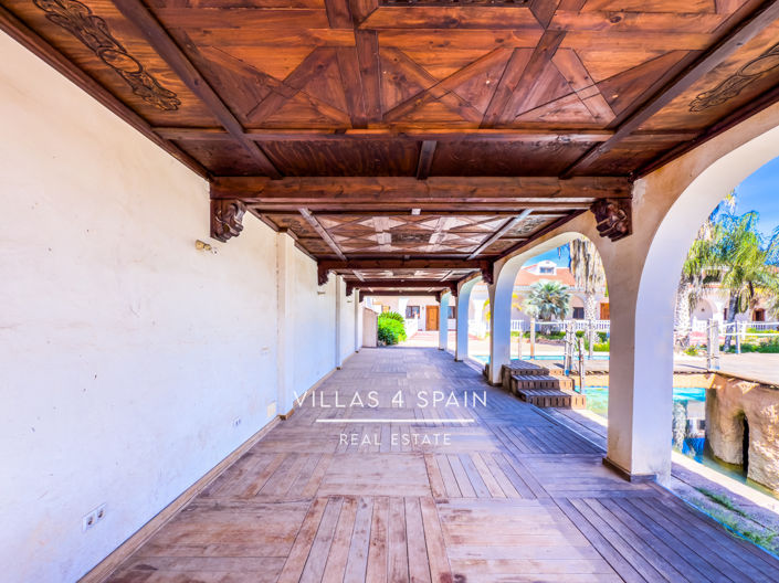 Image No.54-8 Bed Villa for sale