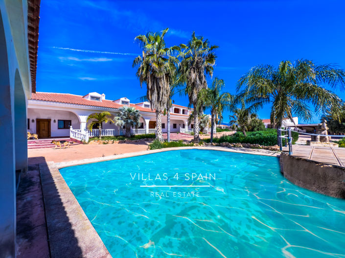 Image No.7-8 Bed Villa for sale