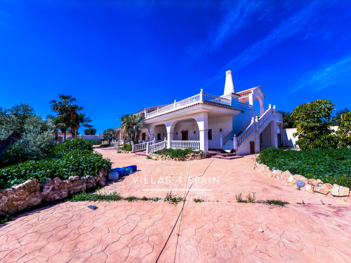 Image No.9-8 Bed Villa for sale