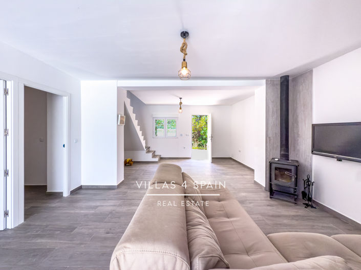 Image No.12-4 Bed Property for sale