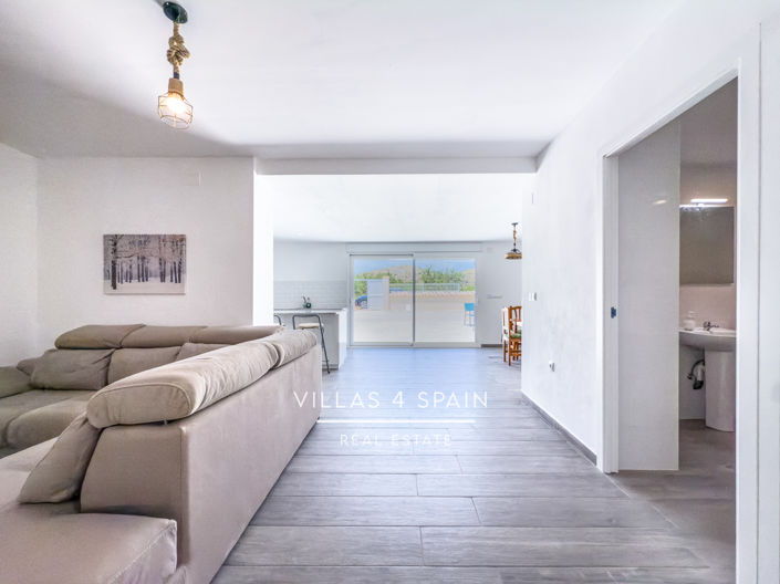 Image No.16-4 Bed Property for sale