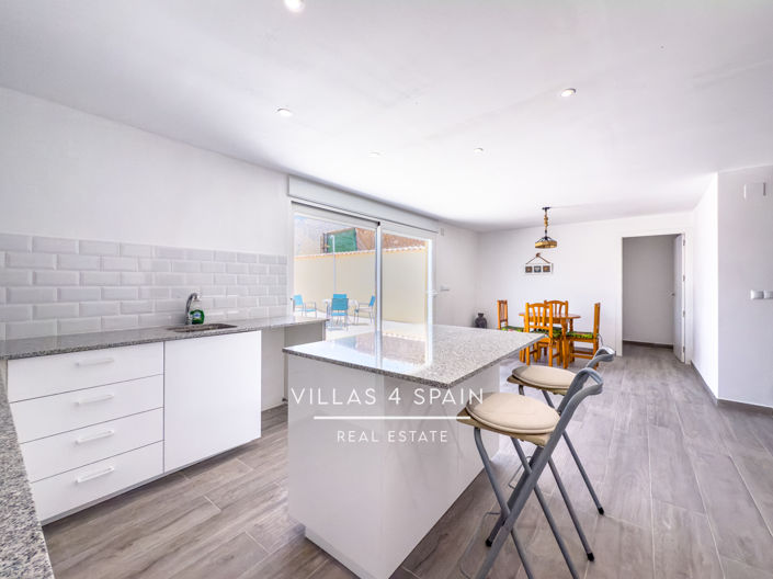 Image No.22-4 Bed Property for sale