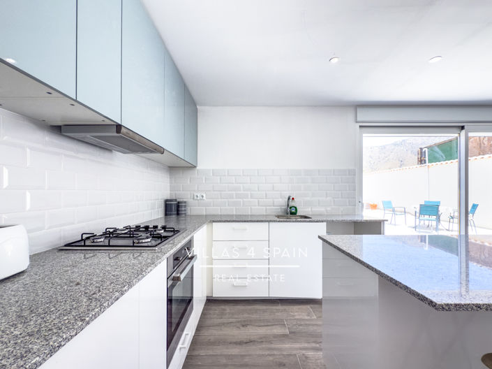 Image No.23-4 Bed Property for sale