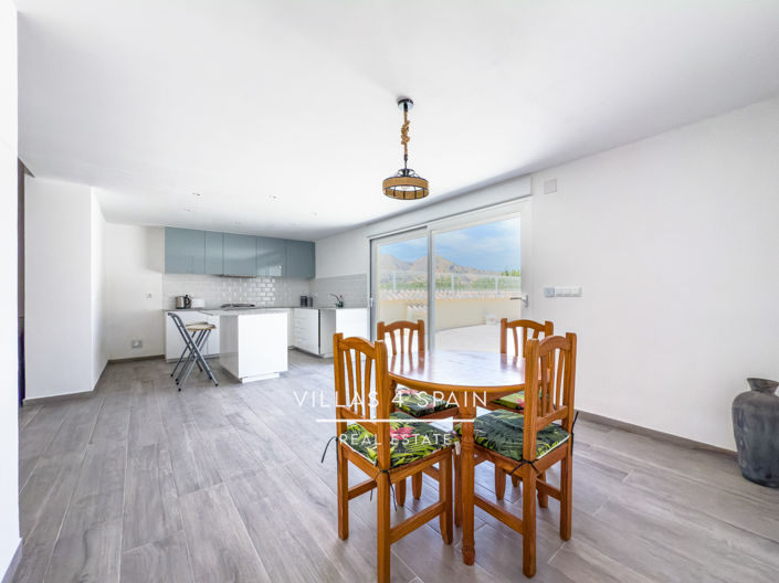 Image No.25-4 Bed Property for sale