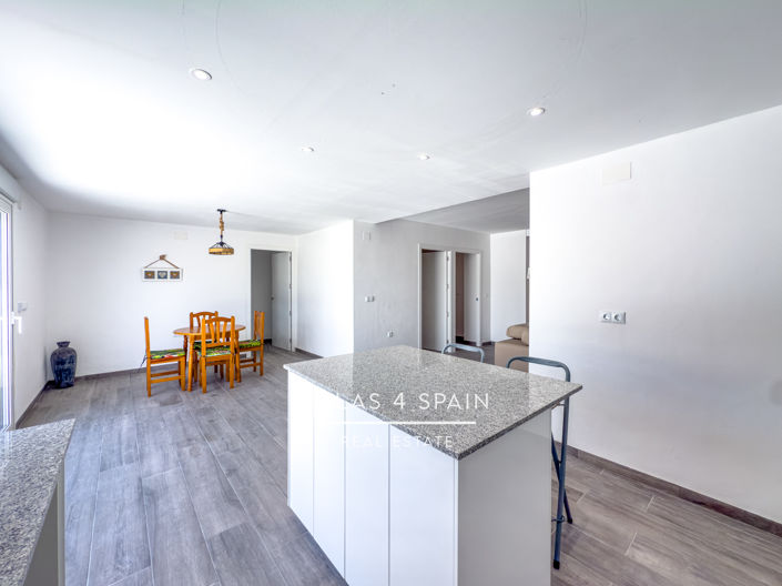 Image No.27-4 Bed Property for sale