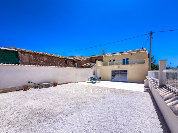 Image No.35-4 Bed Property for sale