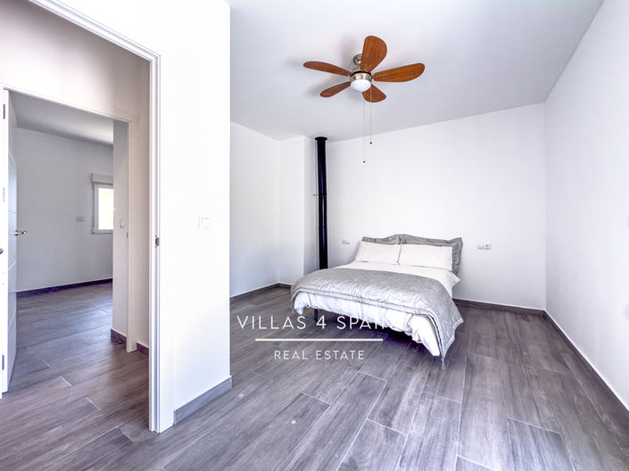 Image No.41-4 Bed Property for sale