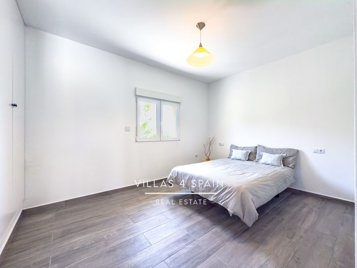 Image No.50-4 Bed Property for sale