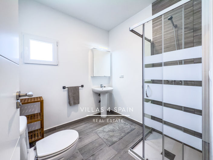 Image No.52-4 Bed Property for sale