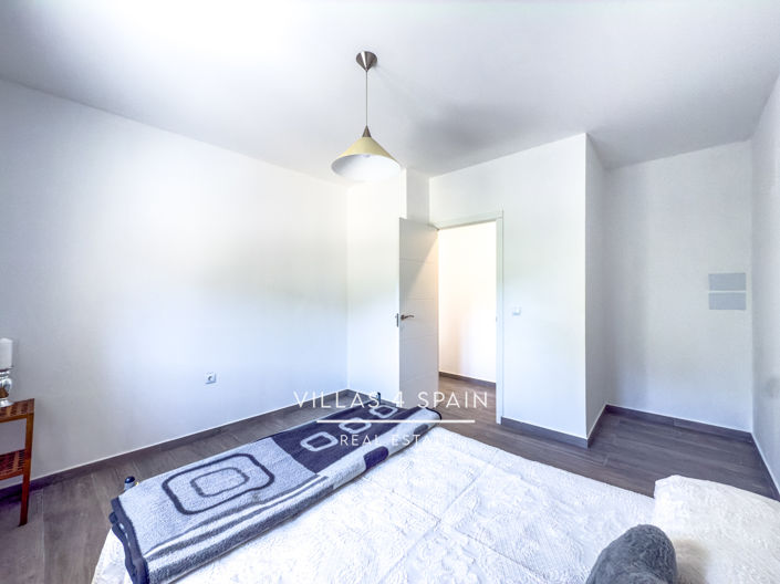 Image No.54-4 Bed Property for sale