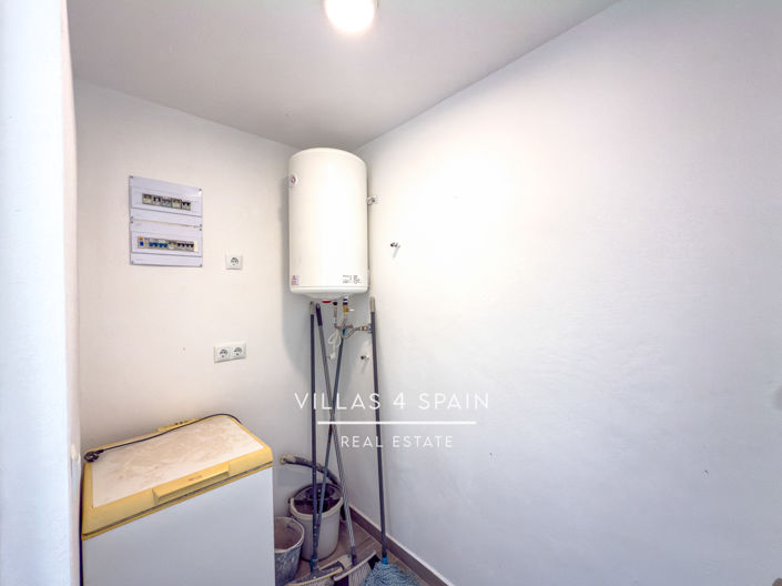 Image No.56-4 Bed Property for sale