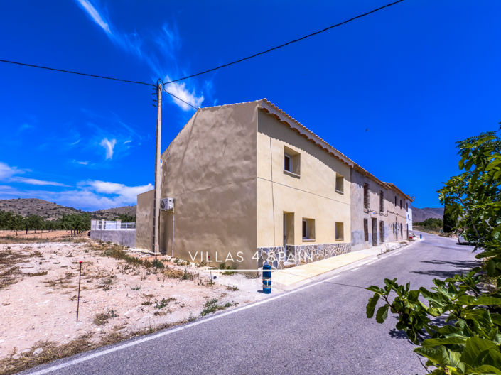 Image No.8-4 Bed Property for sale