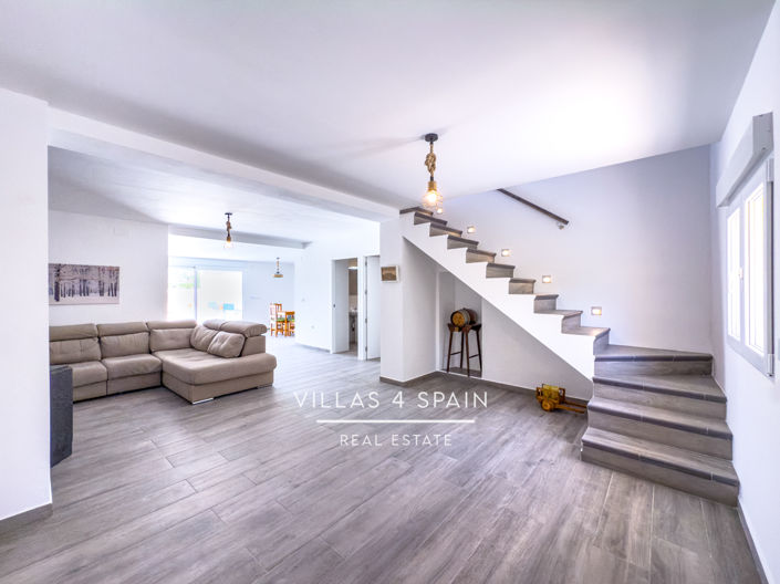 Image No.9-4 Bed Property for sale