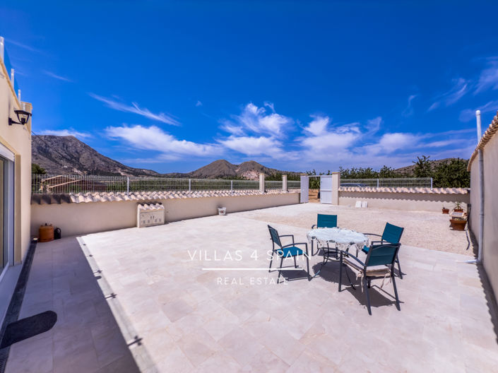 Image No.37-4 Bed Property for sale