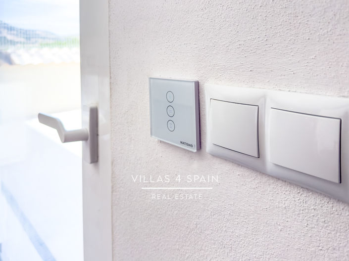 Image No.61-4 Bed Property for sale