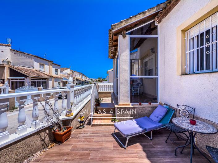 Image No.10-3 Bed Property for sale