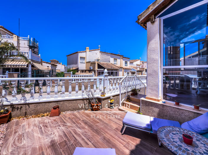 Image No.11-3 Bed Property for sale