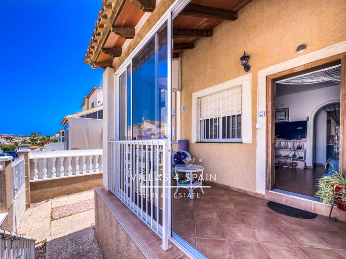 Image No.12-3 Bed Property for sale