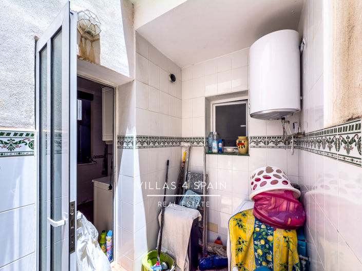 Image No.27-3 Bed Property for sale