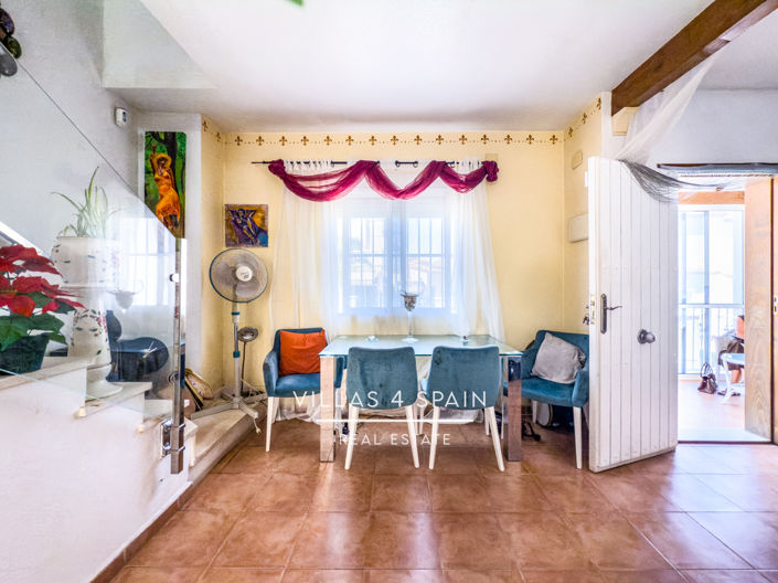 Image No.28-3 Bed Property for sale