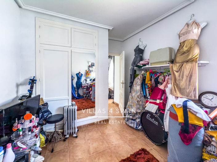 Image No.30-3 Bed Property for sale