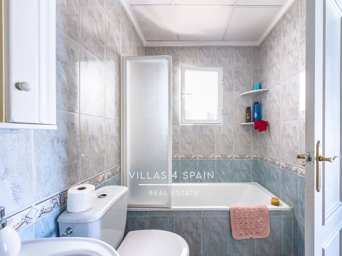 Image No.32-3 Bed Property for sale