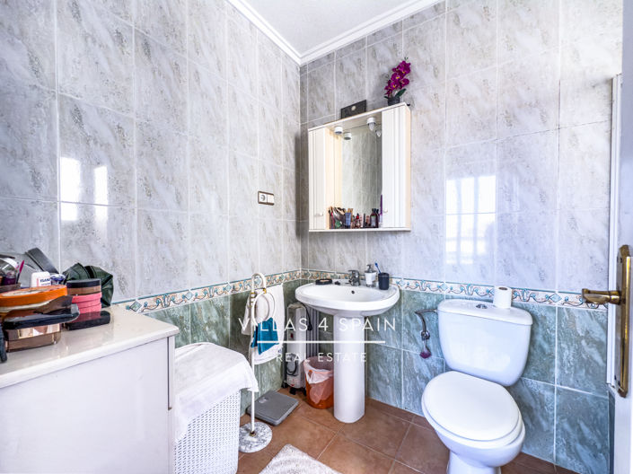 Image No.39-3 Bed Property for sale