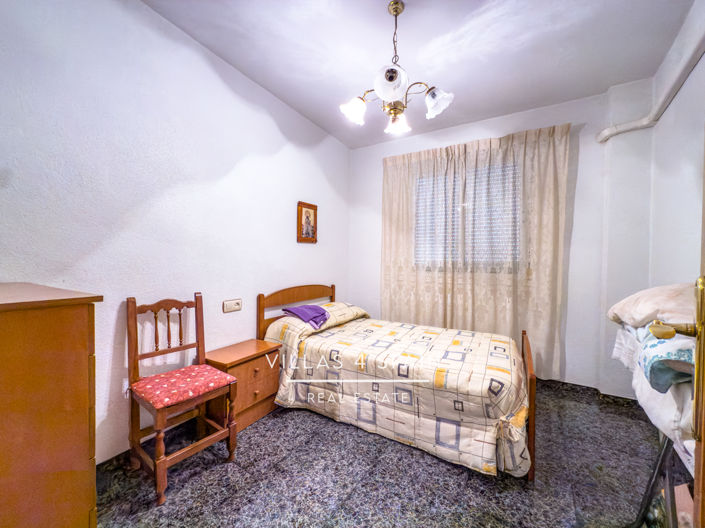 Image No.23-8 Bed Townhouse for sale