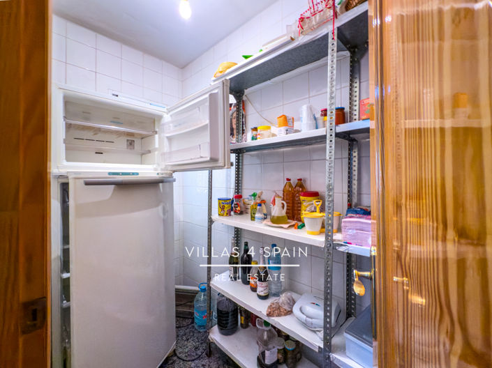 Image No.27-8 Bed Townhouse for sale