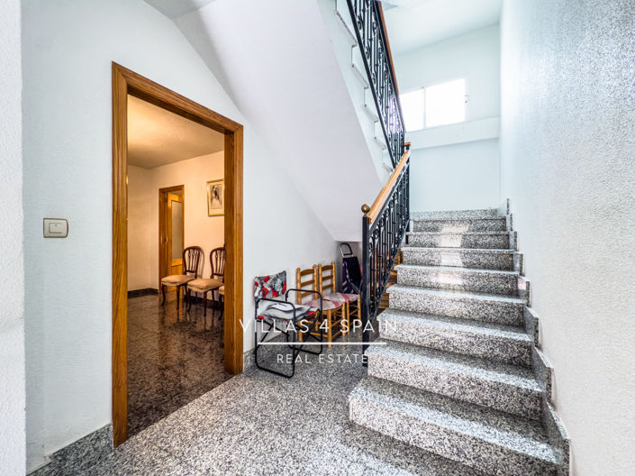 Image No.5-8 Bed Townhouse for sale