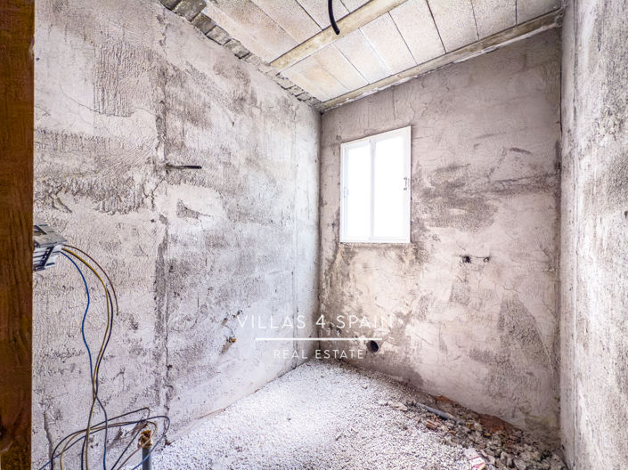 Image No.44-8 Bed Townhouse for sale