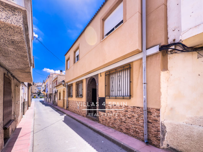 Image No.55-8 Bed Townhouse for sale