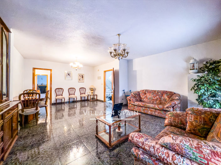 Image No.7-8 Bed Townhouse for sale