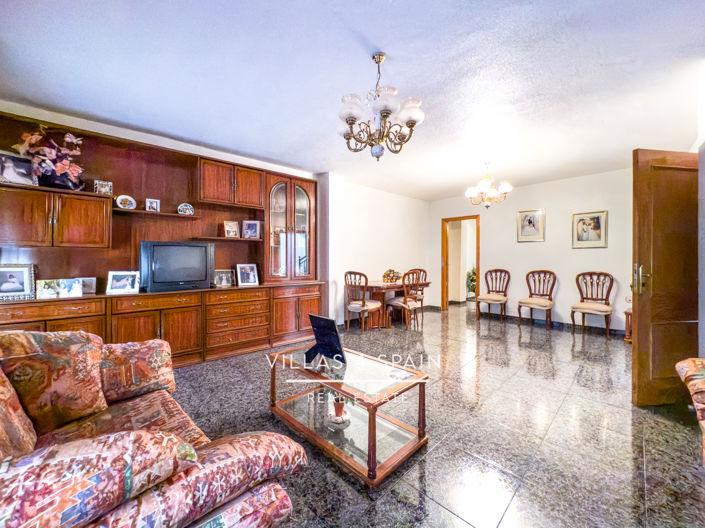 Image No.8-8 Bed Townhouse for sale