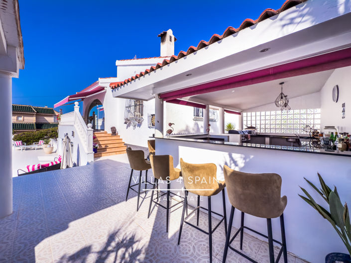 Image No.14-4 Bed Villa for sale