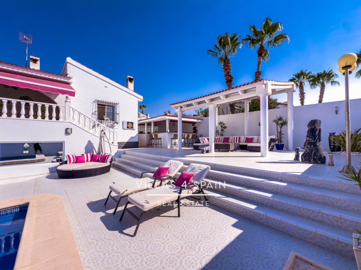 Image No.3-4 Bed Villa for sale