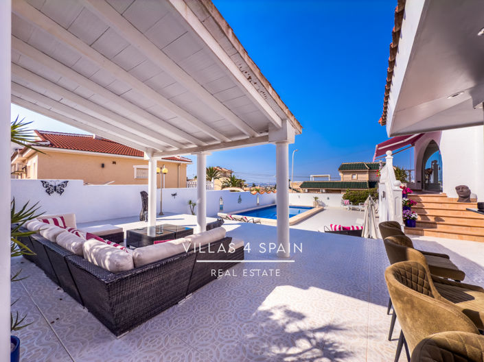 Image No.4-4 Bed Villa for sale