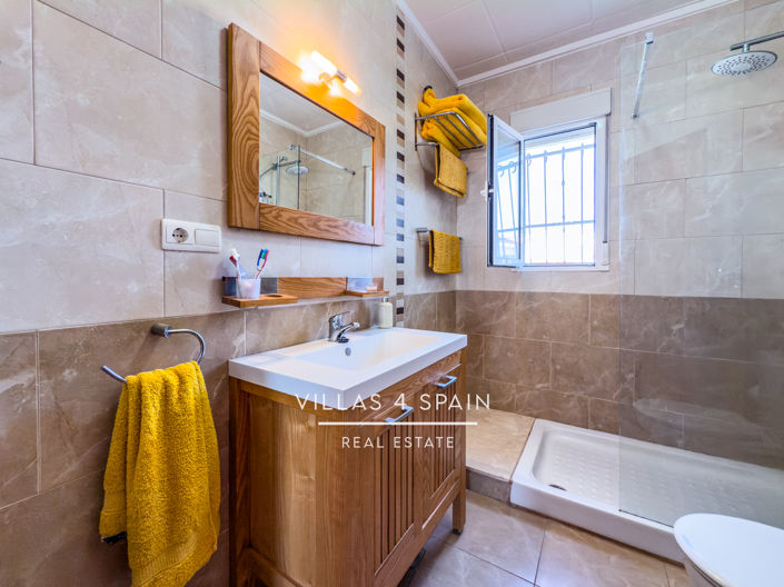 Image No.37-4 Bed Villa for sale