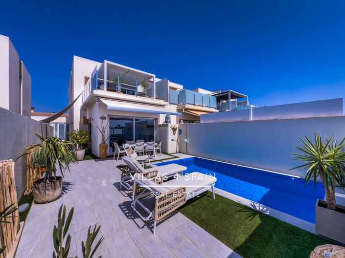 Image No.8-3 Bed Villa for sale