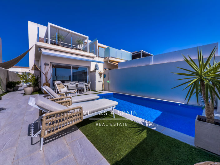 Image No.10-3 Bed Villa for sale