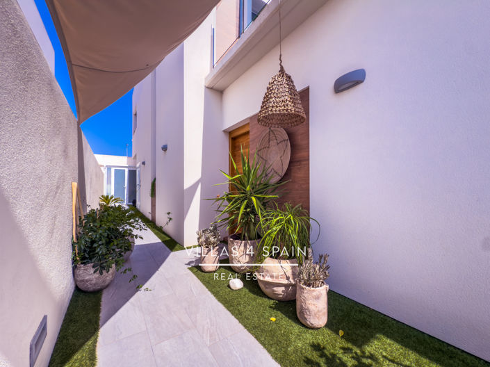 Image No.15-3 Bed Villa for sale