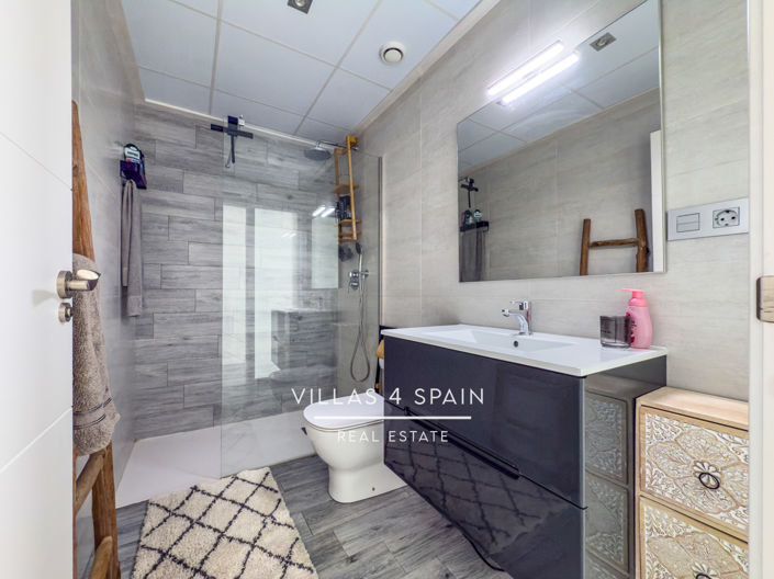 Image No.40-3 Bed Villa for sale