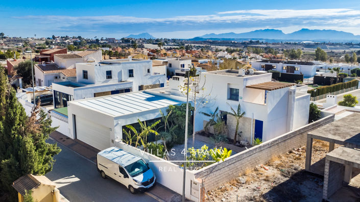 Image No.2-3 Bed Villa for sale