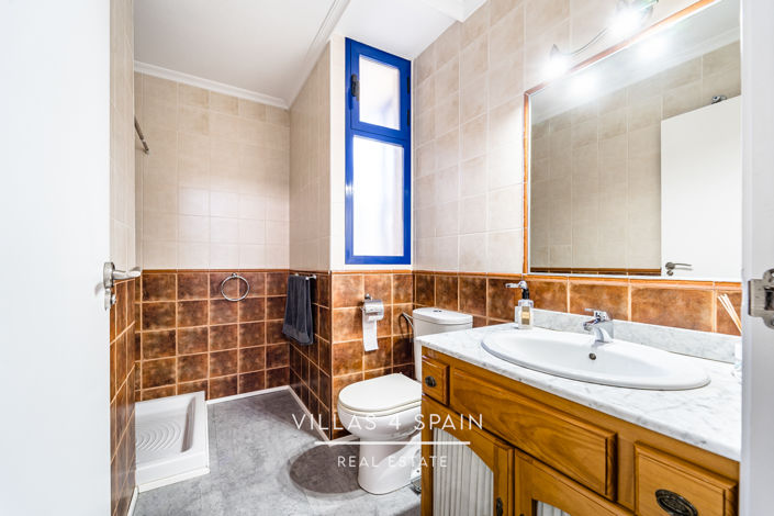 Image No.29-3 Bed Villa for sale