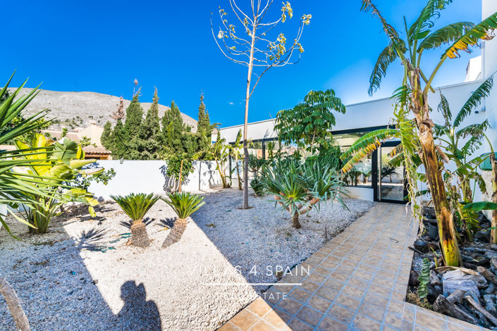 Image No.36-3 Bed Villa for sale