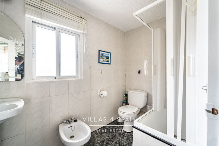 Image No.42-4 Bed Villa for sale