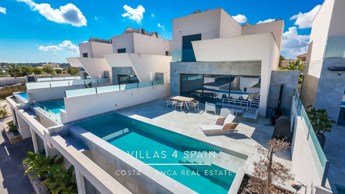 Image No.1-4 Bed Villa for sale