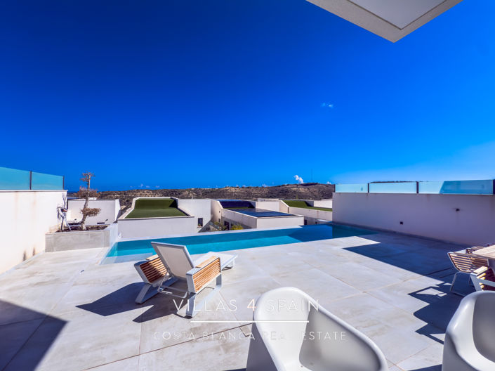 Image No.15-4 Bed Villa for sale