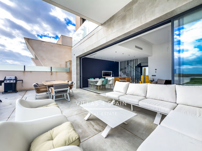 Image No.18-4 Bed Villa for sale